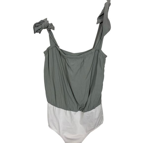 Flynn Skye Karlie Bodysuit Womens M/L Off White Tie Shoulders Preppy Minimalist - Picture 1 of 6
